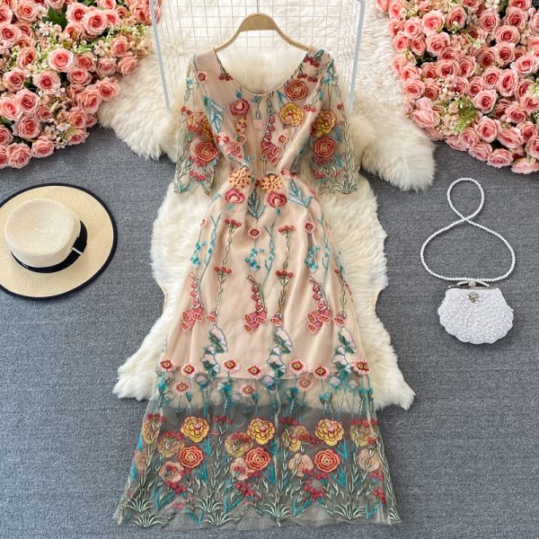 Summer New Women's Fairy Dress Heavy-Duty Tight Waist Embroidered Flower Mesh V-neck High Waist Dress 3/4 Sleeve